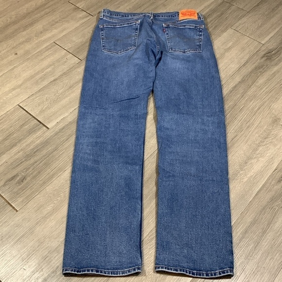 Levi’s 505 Light Wash Zip Fly Straight Leg Stretch Jeans size 34x32 - Picture 2 of 12